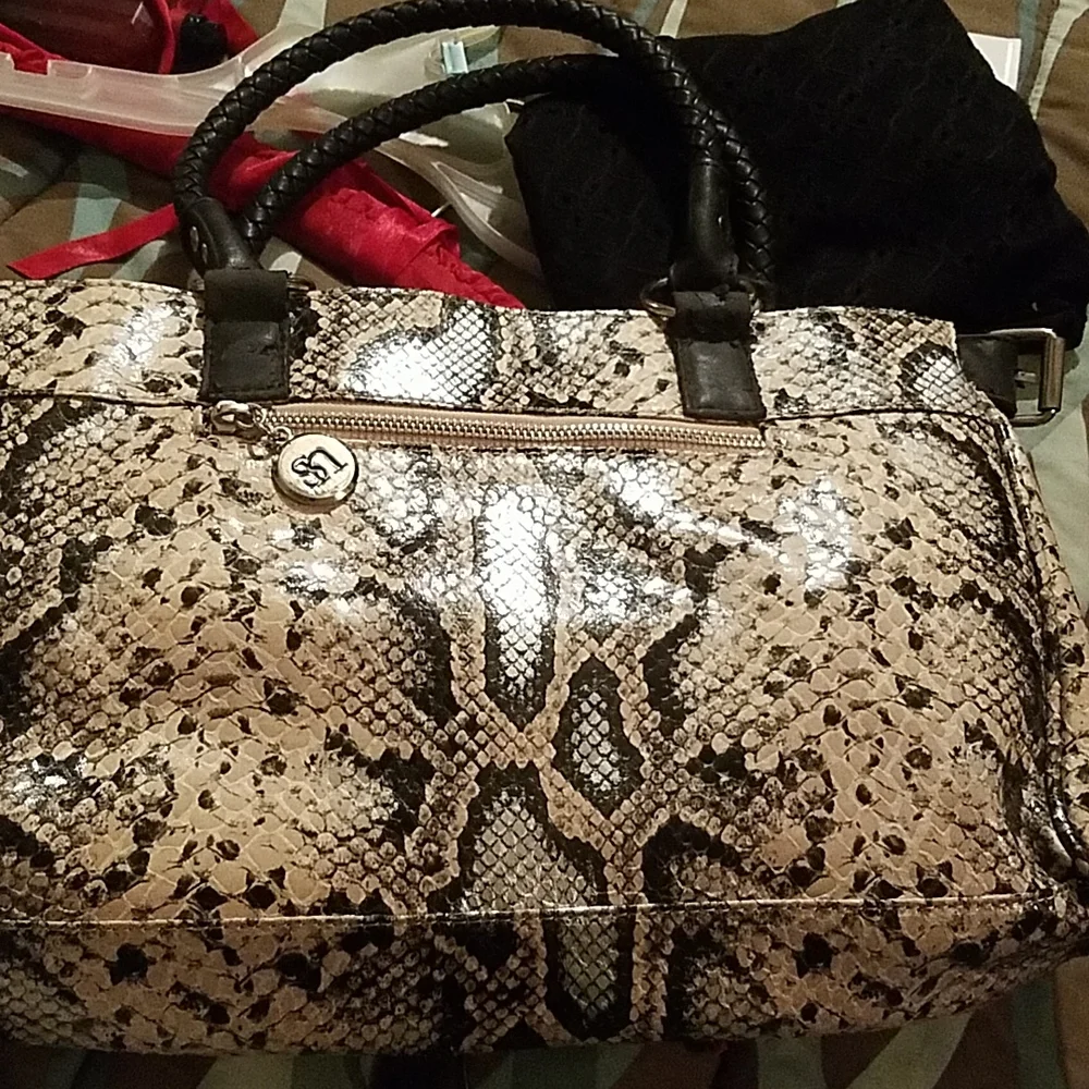 Purse - Picture 3 of 4